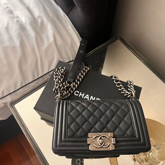 New Condition Authentic Chanel black Gun medal chain handbag with box - Picture 2 of 14